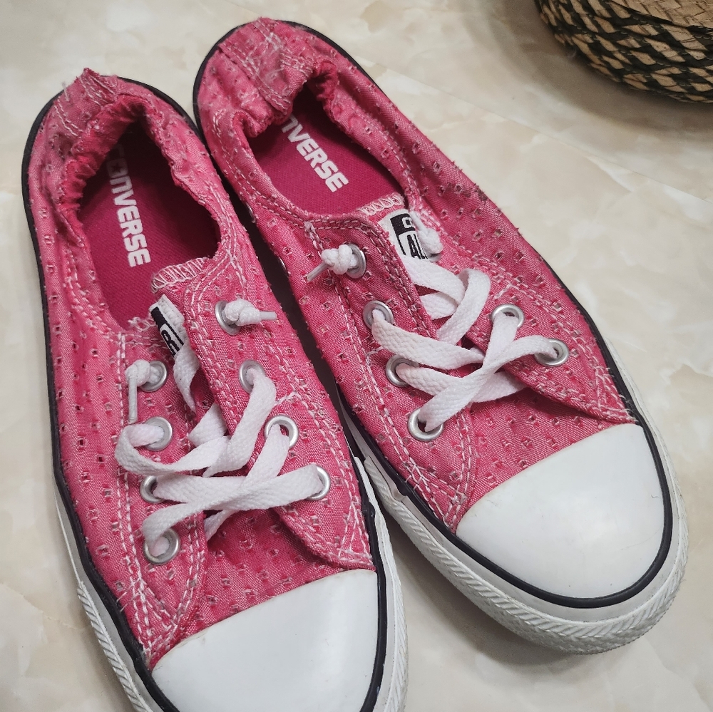Red converse